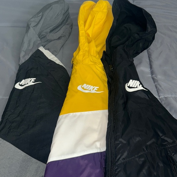 Nike windbreaker jackets sold as bundle or separate - Picture 3 of 7